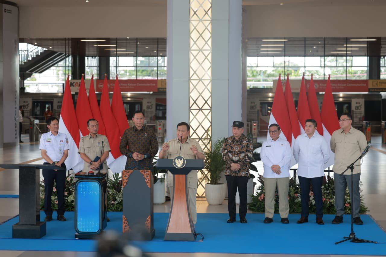 Prabowo Pastikan Pembiayaan Kereta Cepat Whoosh Aman: “Saya yang Tanggung Jawab”