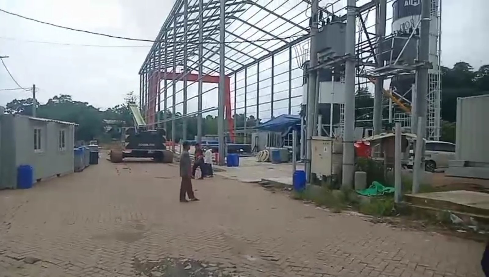 Warga Desa Tenjo Datangi PT Aika, Pertanyakan Legalitas dan Dampak Lingkungan Pabrik di Tengah Permukiman