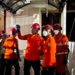 Basarnas Medan Kerahkan Personel dan Peralatan USAR Cari Dua Korban Tertimbun Bangunan Runtuh di Grand  Polonia Medan